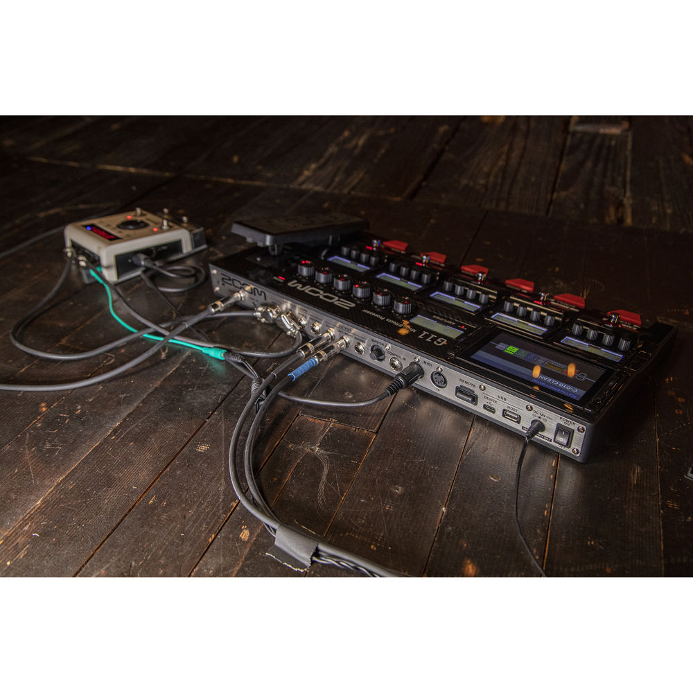 Zoom G11 Multi-Effects Processor with Expression Pedal